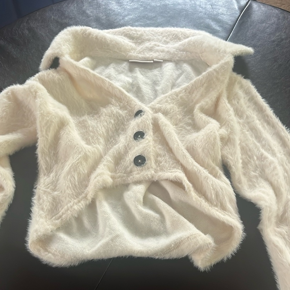 Cropped fuzzy sweater
